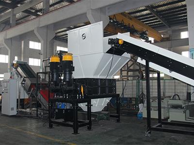 Four shaft shredder