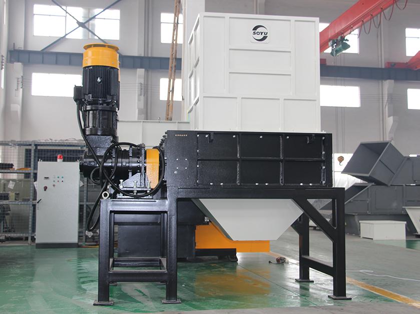 Four shaft shredder